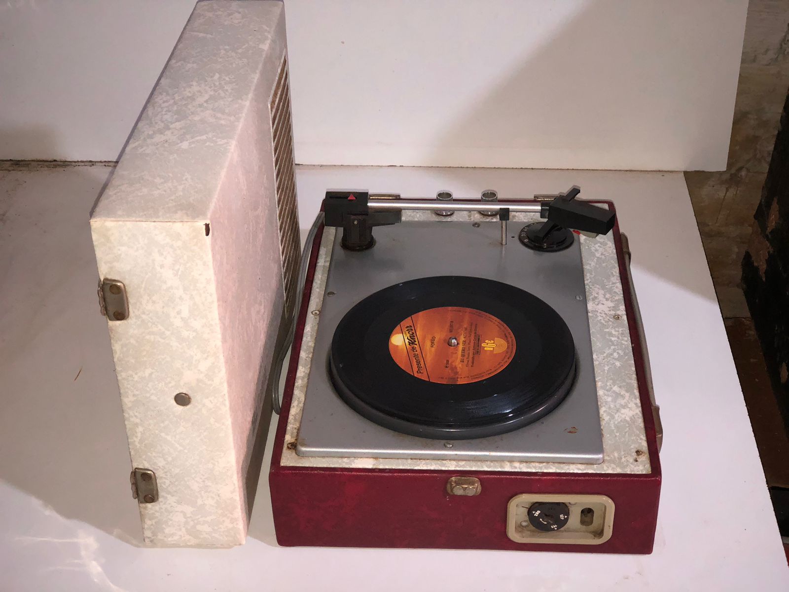 Toca-discos Portátil Telefunken "Baturoé" - foto 3