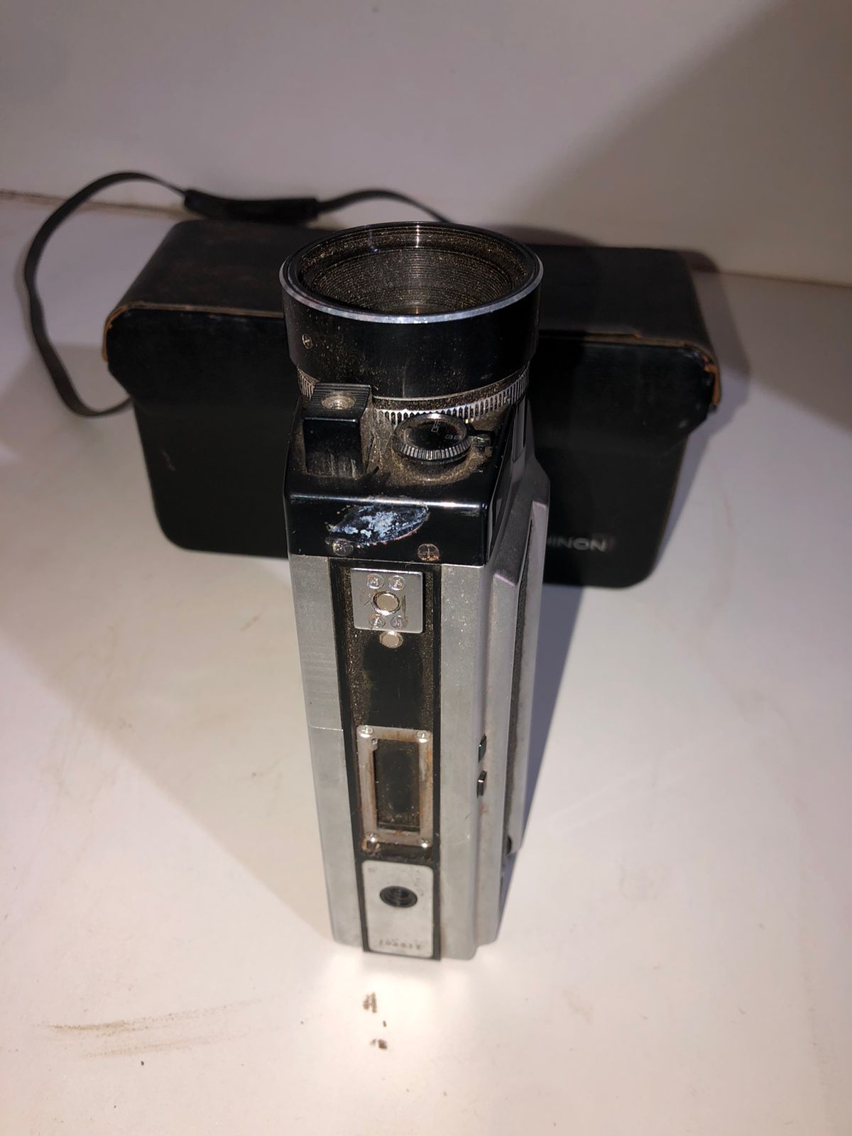 Filmadora Super 8 Chinon Minitechnic 400 com Estojo de Couro - foto 2