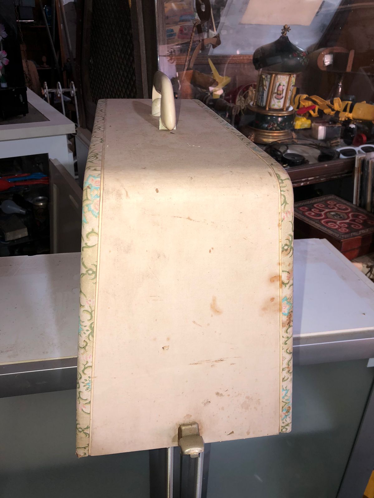 Máquina de Costura Elétrica Singer Bege com Capa Original - foto 6
