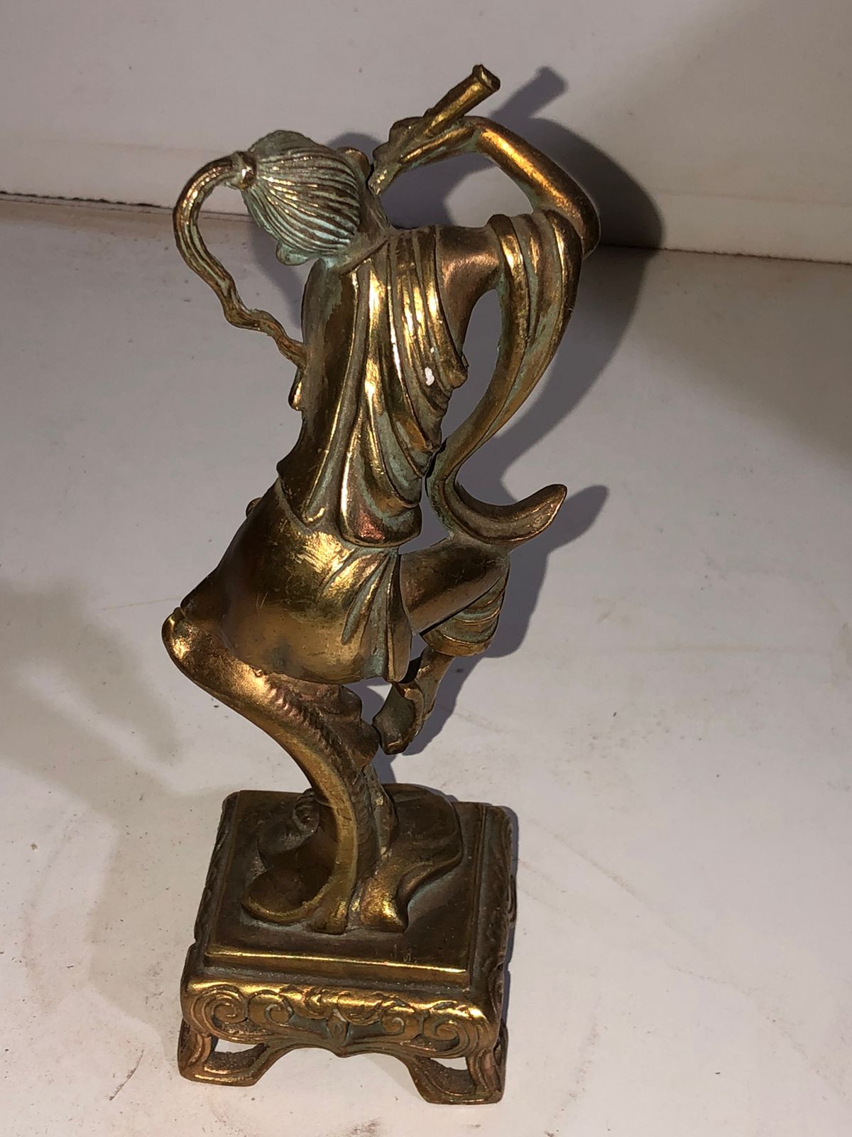Estátua de Metal Dourado - Figura Oriental Dançante - foto 2