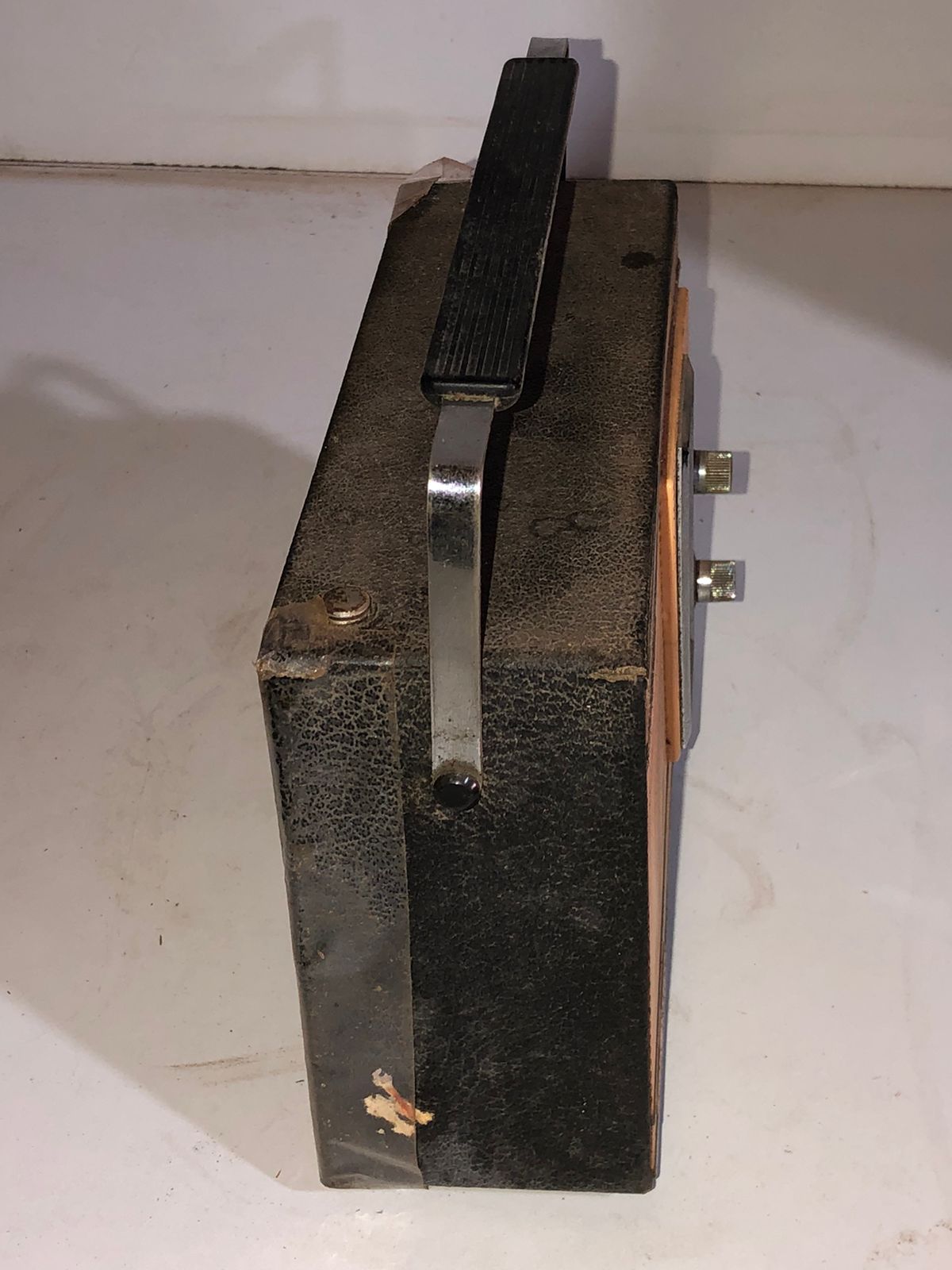 Rádio Portátil Philco Preto e Dourado - foto 3