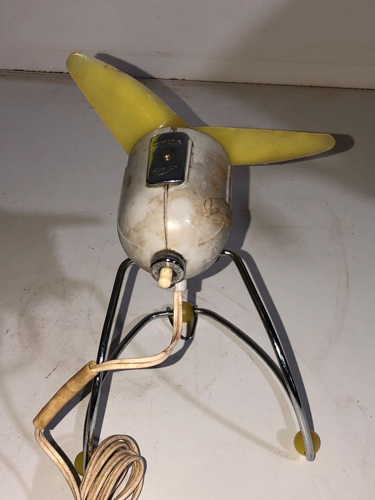Ventilador Walita Picolino Vintage com Hélice Amarela - foto 4