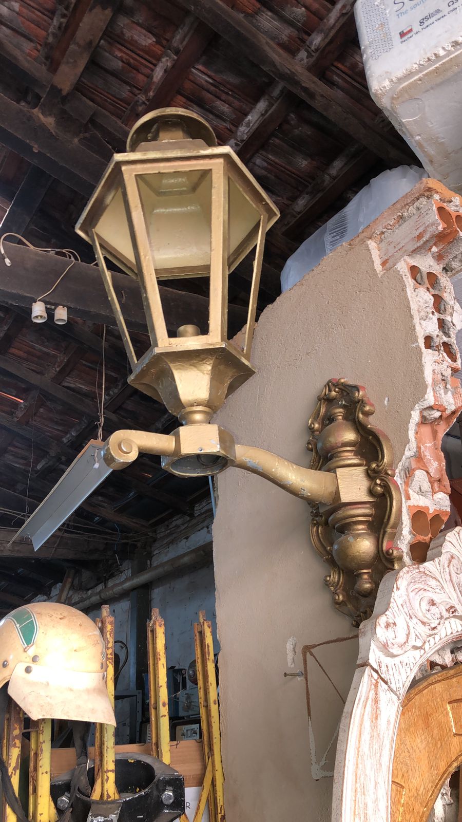 Arandela de Parede em Latão Estilo Poste Antigo