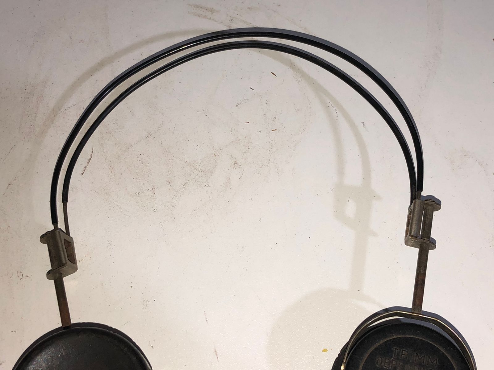Fone de Ouvido Antigo em Metal com Cabo Original - foto 3