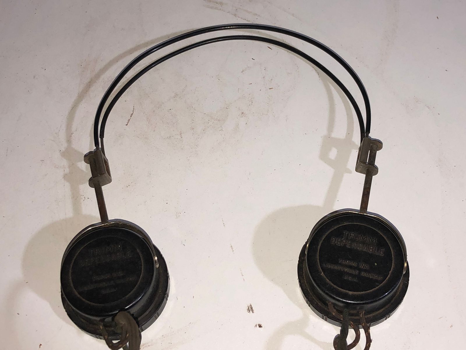 Fone de Ouvido Antigo em Metal com Cabo Original - foto 2