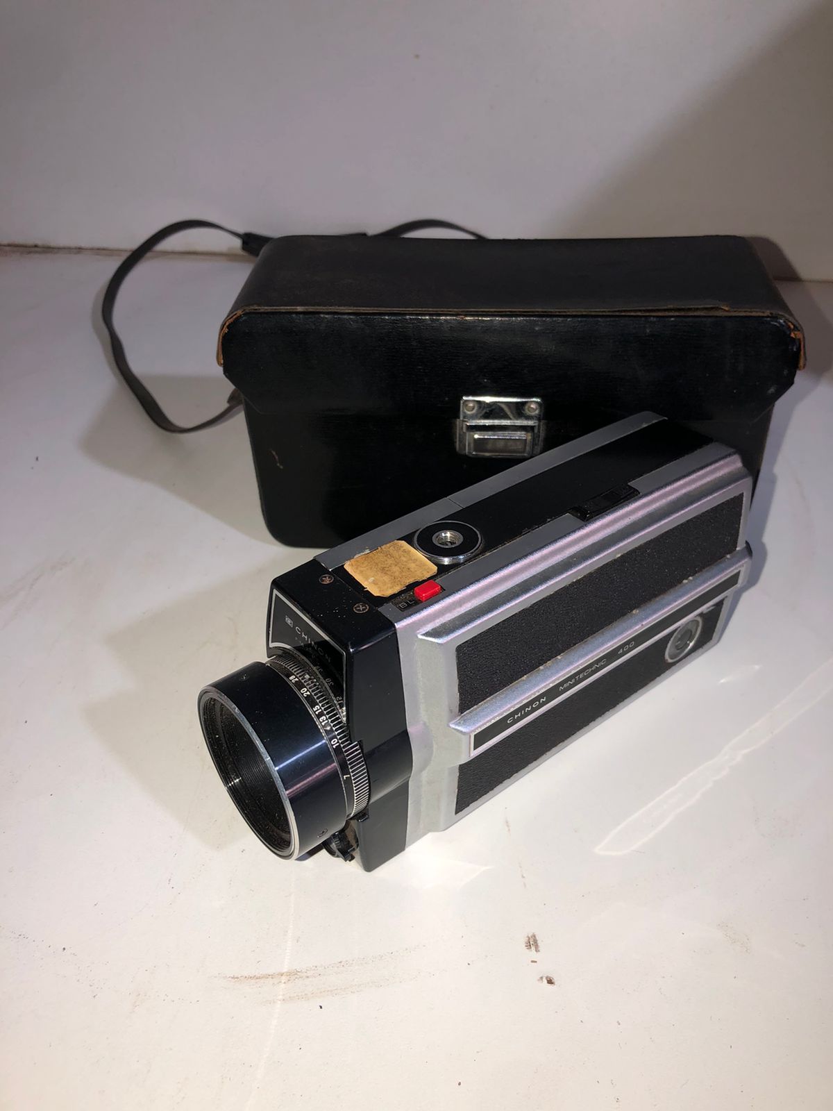 Filmadora Super 8 Chinon Minitechnic 400 com Estojo de Couro